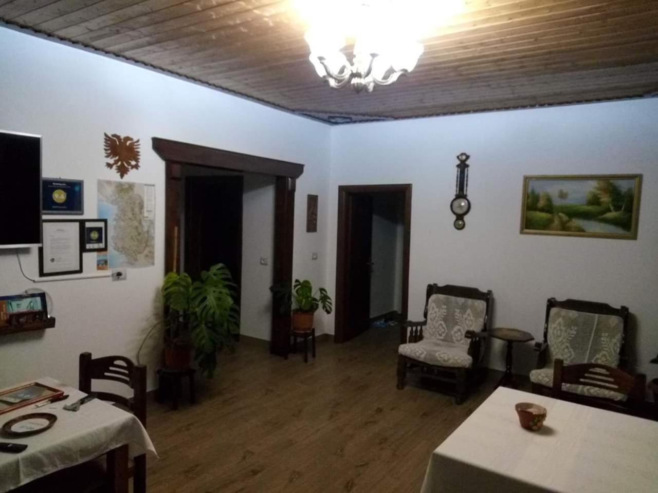 B&Bsheshalliu Berat Exterior photo